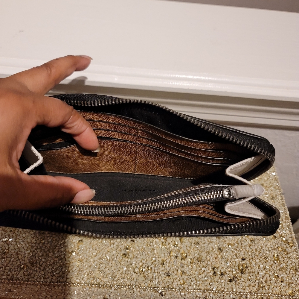 ***SOLD***Coach wallet - Picture 5 of 6